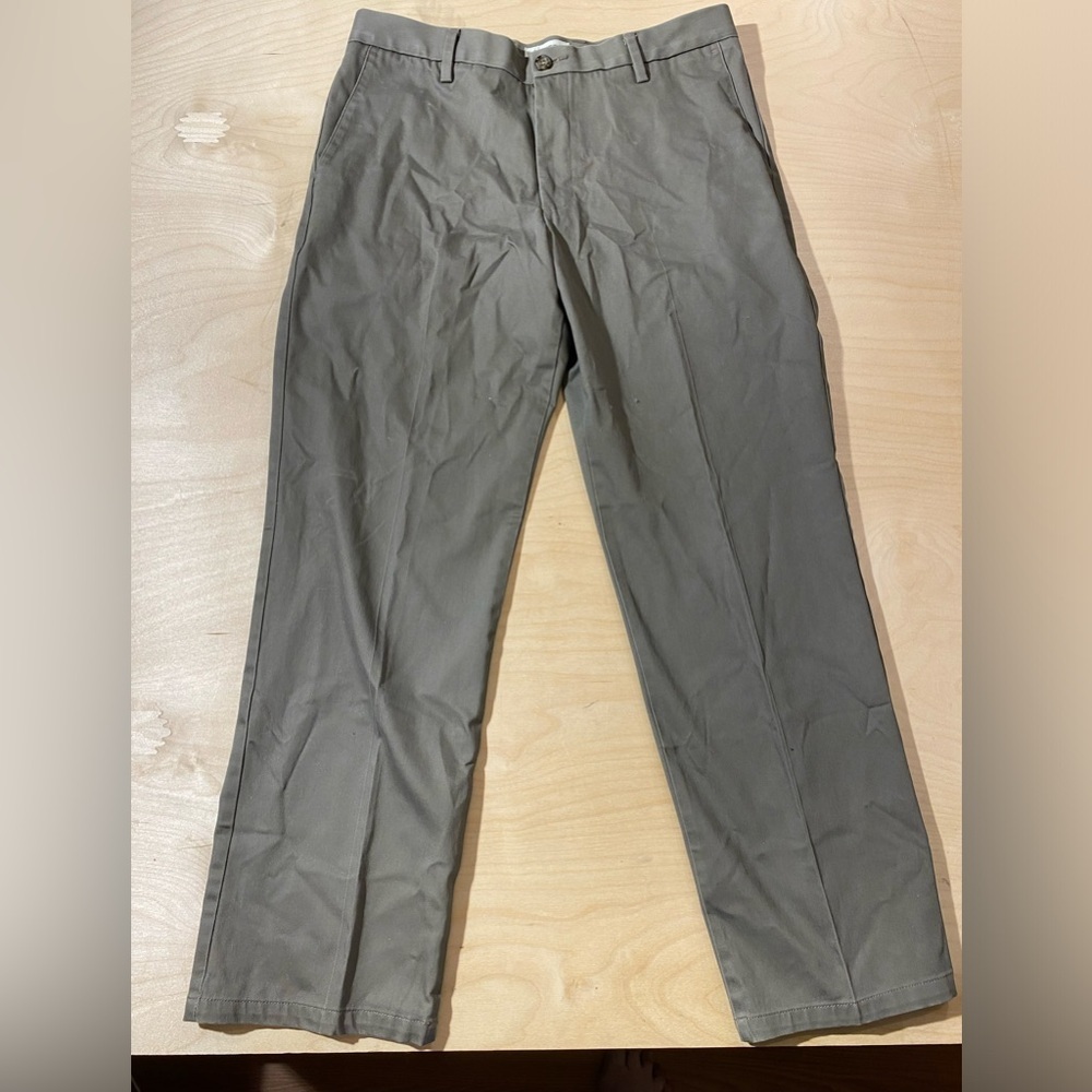 Dockers Straight Fit Pants 33 x 30 (JX)